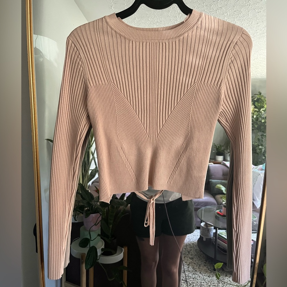 ASTR tie-up-back top